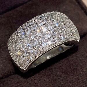 💕 Elegant Silver Band with rows of Swarovski Crystals Women's Ring 💕